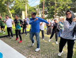 Kolaborasi, Disdukcapil Senam Bareng dan Buka Layanan di PWI Kota Bogor