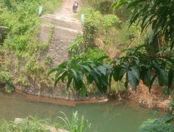 Warga Kampung Nagreg Pangaur Mendesak Pemkab Bogor: Segera Bangun Kembali Jembatan yang Putus Sejak Banjir April